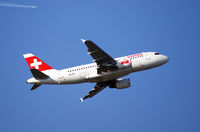 HB-IPS @ VIE - Swiss Airbus A319-112 - by Joker767