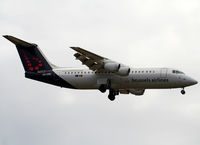 OO-DWI @ LFML - Landing rwy 31R - by Shunn311