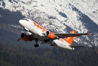G-EZAU @ LOWI - Airbus A319-111 - by Juergen Postl