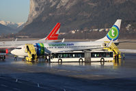 PH-HZG @ LOWI - Boeing 737-8K2