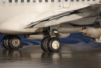 PH-XRC @ LOWI - Boeing 737-7K2
