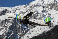 PH-XRC @ LOWI - Boeing 737-7K2