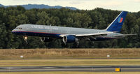 N582UA @ KPDX - Landing 28R at PDX