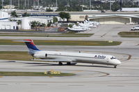 N985DL @ KFLL - MD-88