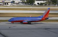 N701GS @ KFLL - Boeing 737-700 - by Mark Pasqualino