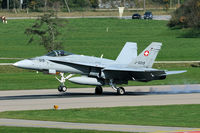J-5019 @ LSMM - touch down - by Joop de Groot