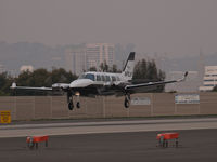 N71LK @ SMO - N71LK arriving on RWY 21 - by Torsten Hoff