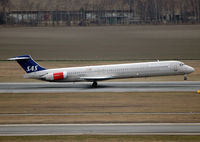 LN-RMO @ VIE - Scandinavian Airlines (SAS) McDonnell Douglas MD-81