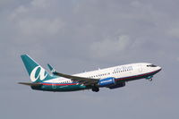 N240AT @ KFLL - Boeing 737-700 - by Mark Pasqualino
