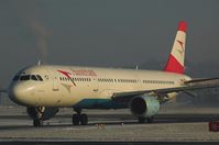 OE-LBA @ LOWS - AUSTRIAN - by Delta Kilo