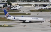 N38403 @ KFLL - Boeing 737-900