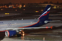 VP-BWH @ SZG - Airbus A320-214