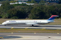 N927DA @ KTPA - Delta