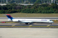 N927DA @ KTPA - Delta