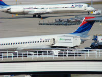 N901DE @ KTPA - Delta