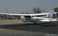 N6017N @ SFQ - Closing in on an AV-ED Flight School bird