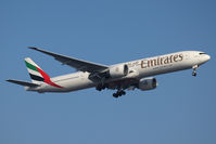 A6-ECL @ VIE - Boeing 777-36NER - by Juergen Postl