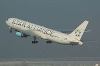 OE-LAZ @ LOWW - AUSTRIAN AIRLINES - by Delta Kilo
