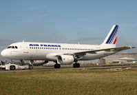 F-GKXM @ LFPG - Passing on parallels runways... - by Shunn311