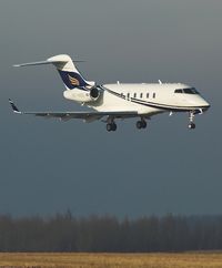 OE-HRR @ LOWW - Amira Air    BD-100-1A10 Challenger 300 - by Delta Kilo