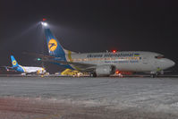 UR-GAW @ VIE - Ukraine International Boeing 737-500 - by Yakfreak - VAP