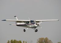 N25913 @ DTN - Landing at the Downtown Shreveport airport. - by paulp
