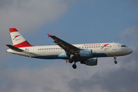 OE-LBT @ VIE - Airbus A320-214