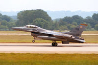 92-3927 @ NFW - USAF F-16D landing at Carswell AFB - This aircraft crashed at the end of the runway while attemtping to land at Nellis AFB. The pilot ejected safely. - by Zane Adams