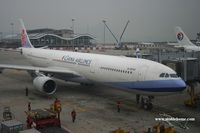 B-18352 @ VHHH - China Airlines CI763 to Jakarta - by Michel Teiten ( www.mablehome.com )