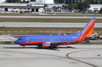N290WN @ KFLL - Boeing 737-700 - by Mark Pasqualino