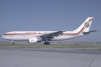 SU-BCB @ VIE - Egypt Air Airbus A300 - by Yakfreak - VAP