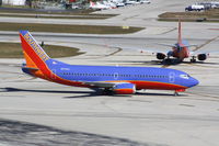 N679AA @ KFLL - Boeing 737-300 - by Mark Pasqualino