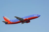 N679AA @ KFLL - Boeing 737-300 - by Mark Pasqualino