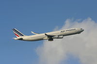 F-GLZO - on rotation out of St maarten - by daniel jef