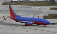 N299WN @ KFLL - Boeing 737-700 - by Mark Pasqualino