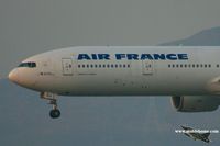 F-GSQJ @ VHHH - Air France arriving from Paris - by Michel Teiten ( www.mablehome.com )