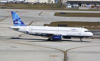 N621JB @ KFLL - Airbus A320