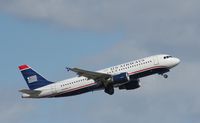 N104UW @ KFLL - Airbus A320 - by Mark Pasqualino