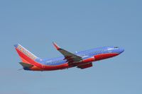 N442WN @ KFLL - Boeing 737-700 - by Mark Pasqualino