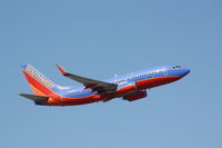N424WN @ KFLL - Boeing 737-700 - by Mark Pasqualino