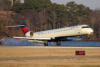 N162PQ @ ORF - Delta Connection (Pinnacle Airlines) N162PQ Flagship 5838 from Hartsfield-Jackson Atlanta Int'l (KATL) landing on RWY 23.
