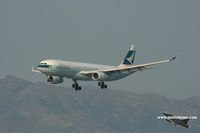 B-LAH @ VHHH - Cathay Pacific - by Michel Teiten ( www.mablehome.com )