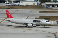 N356NW @ KFLL - Airbus A320