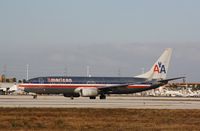 N916AN @ KMIA - Boeing 737-800 - by Mark Pasqualino