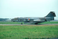 D-8112 @ EHVK - Four fuel tanks and a recce pod: the standard configuration of the Dutch Starfighter recce fleet.