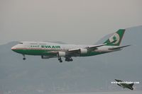 B-16409 @ VHHH - EVA Air approaching 25R - by Michel Teiten ( www.mablehome.com )