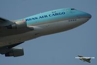 HL7467 @ VHHH - Korean Air Cargo - by Michel Teiten ( www.mablehome.com )