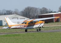 N4645F @ DTN - Taxiing to runway 32 at the Downtown Shreveport airport. - by paulp