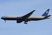 N779UA @ IAD - United Airlines N779UA (FLT UAL915) from Paris Charles De Gaulle (LFPG) on short-final to RWY 1R.