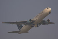 OE-LAY @ VIE - Austrian Airlines Boeing 767-300 - by Yakfreak - VAP